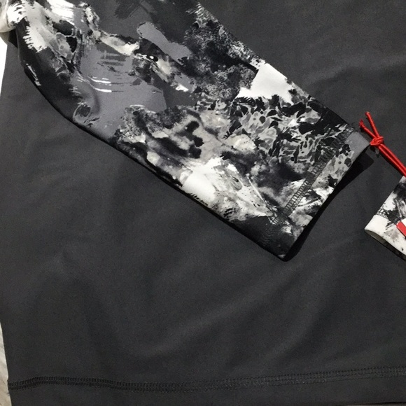 Hunter men’s M swim shirt upf 50 NWT - Picture 7 of 7